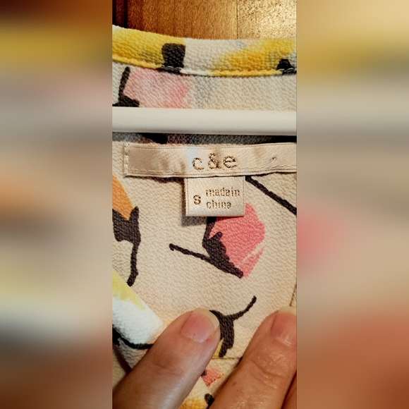 Ladies C&E White Floral Crepe,Almost Sheer Blouson Peasant Top Small - Picture 4 of 8